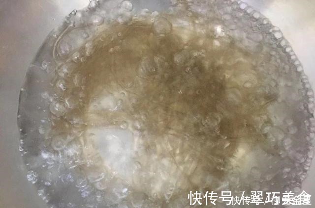 所示|豆芽炒粉条想要做得好吃,多加一步操作,豆芽鲜脆粉条爽滑太过瘾