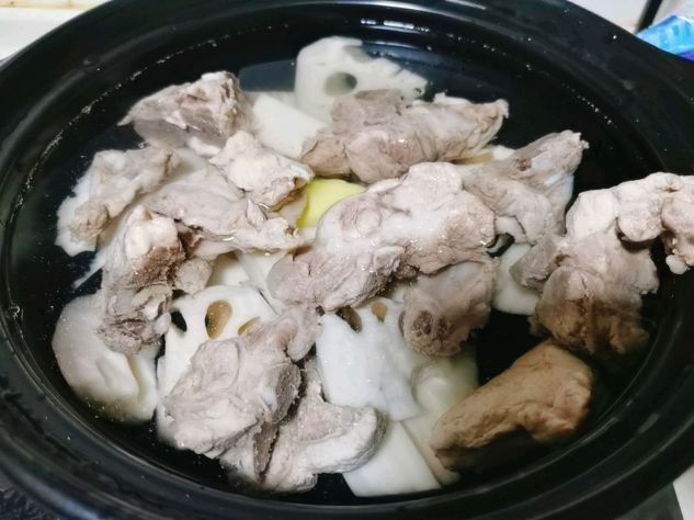 炖肉汤排骨汤，别随便放调料，牢记2步处理，只加1味料，肉嫩汤鲜