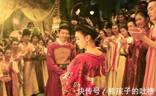 诗词#陶嘉怡诗词10首:玲珑红豆浸相思,水袖轻扇冷月诗