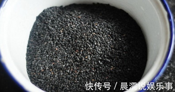 朋友们|天热多吃黑芝麻，教你2个新吃法，花钱买不到，好吃上瘾！