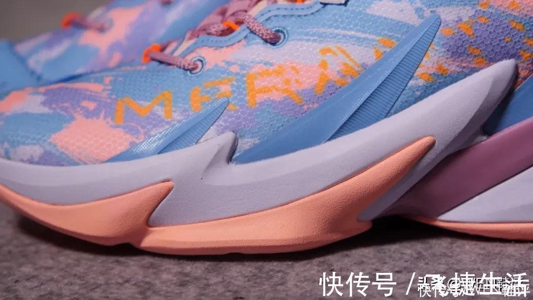 特步 粗犷造型配合顶级配置!这头战獒会成为外场实战猛兽吗?