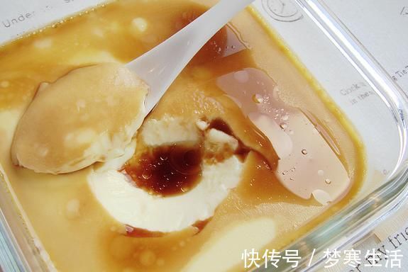 蜂窝状|蒸鸡蛋羹,加热水还是加冷水?大厨教你一招,鲜嫩可口,入口即化