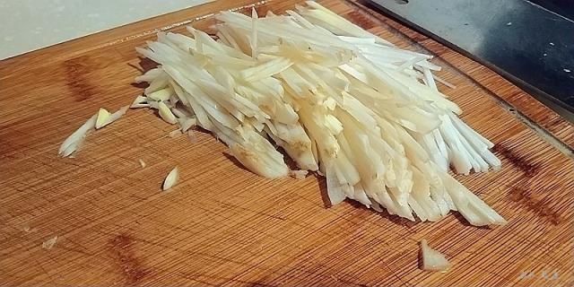 不易|白酒最怕的解药,不是浓茶?家家都有,酒前吃不易醉还能护肝