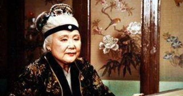 王熙凤|红楼梦中的贾母,极尽富贵和优雅,细看之下,才貌双全最令人嫉妒
