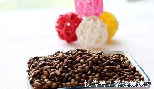 何首乌|经常便秘怎么办喝水时加点东西，堪称肠道“推粪机”，轻松排便