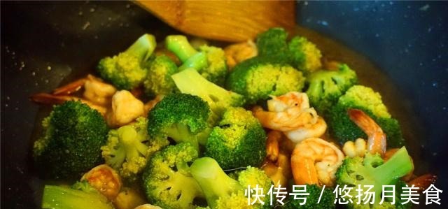 西蓝花|做西蓝花，有人水煮，有人直接炒，都不对！大厨教你最正确做法！