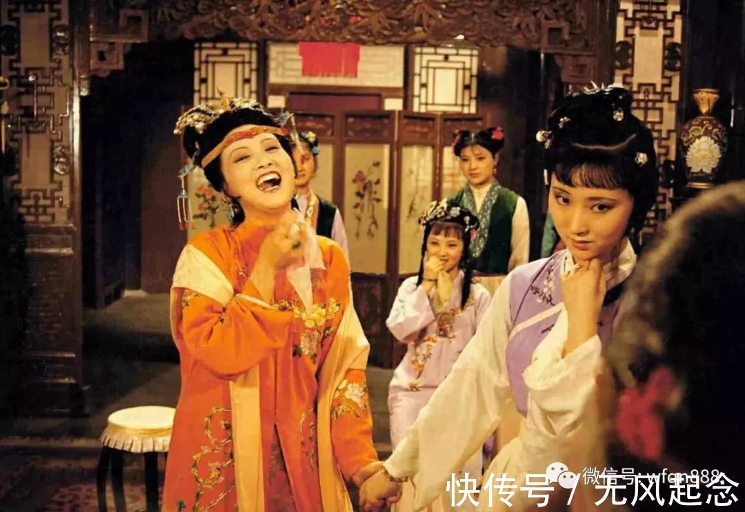 贾府#宝钗为人并不刻薄,为何刘姥姥二进贾府时,宝钗却编段子嘲讽她?