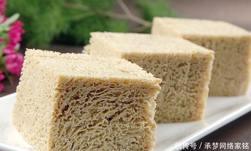 在家做冻豆腐，必须要记住一点“先蒸后冻”，蜂窝大不粘连！