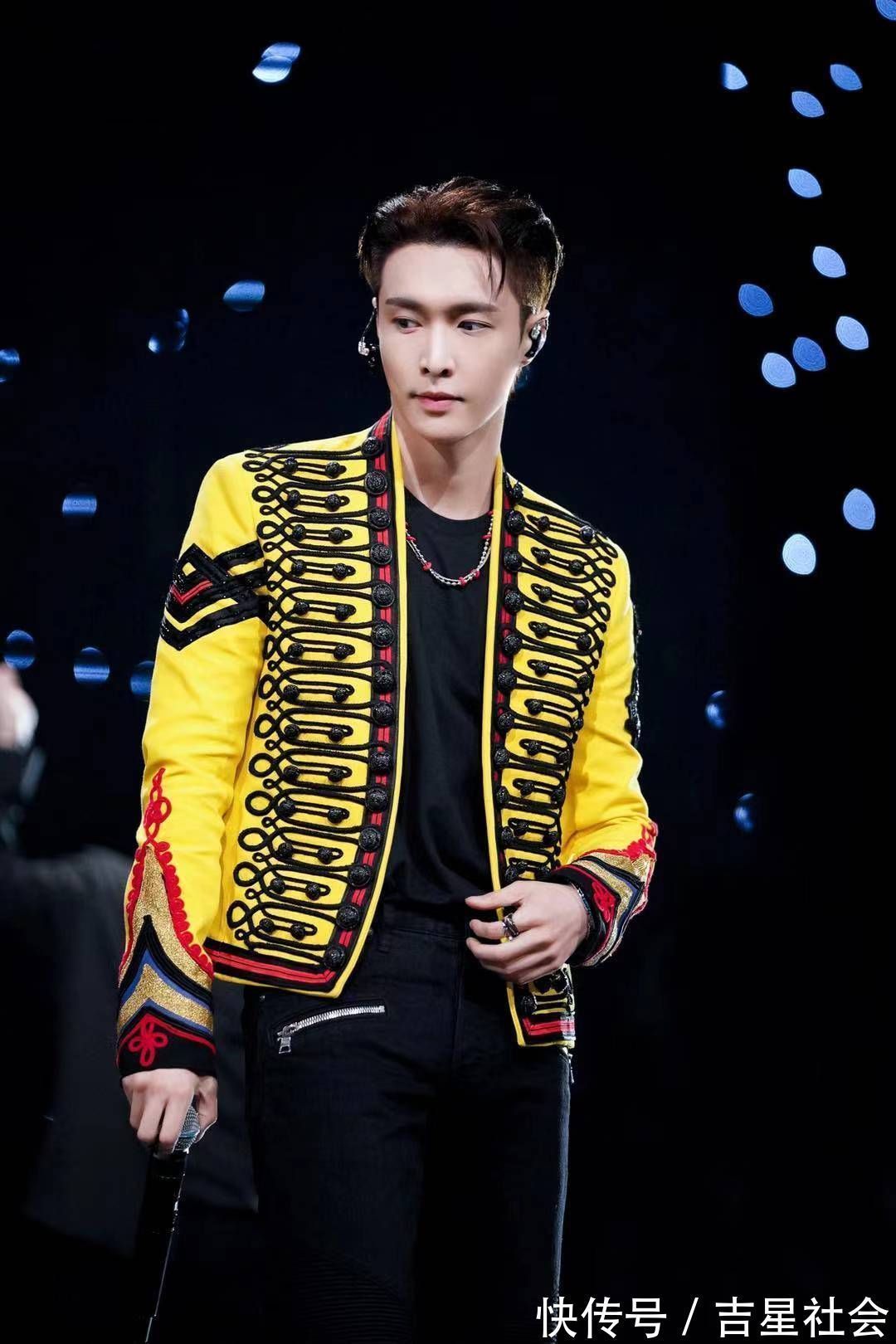 张艺兴带领染色体制作团队 携原创舞台助力六大家族