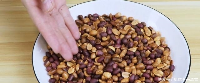 过年必备零食芝麻花生糖做法,无水无油无添加,做法简单超酥香