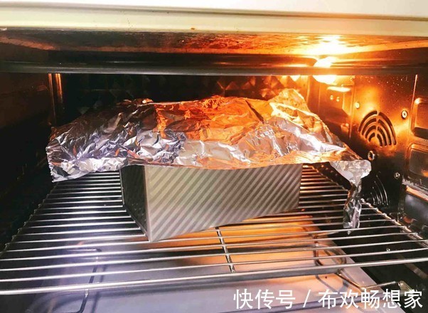 自己做的手撕椰蓉吐司,吃一年都不腻,学会后再也不用跑面包店了