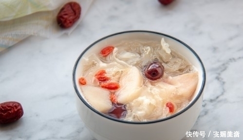 常吃|银耳和“它”天生是一对，夏季补水常吃它，一碗还不到5块钱