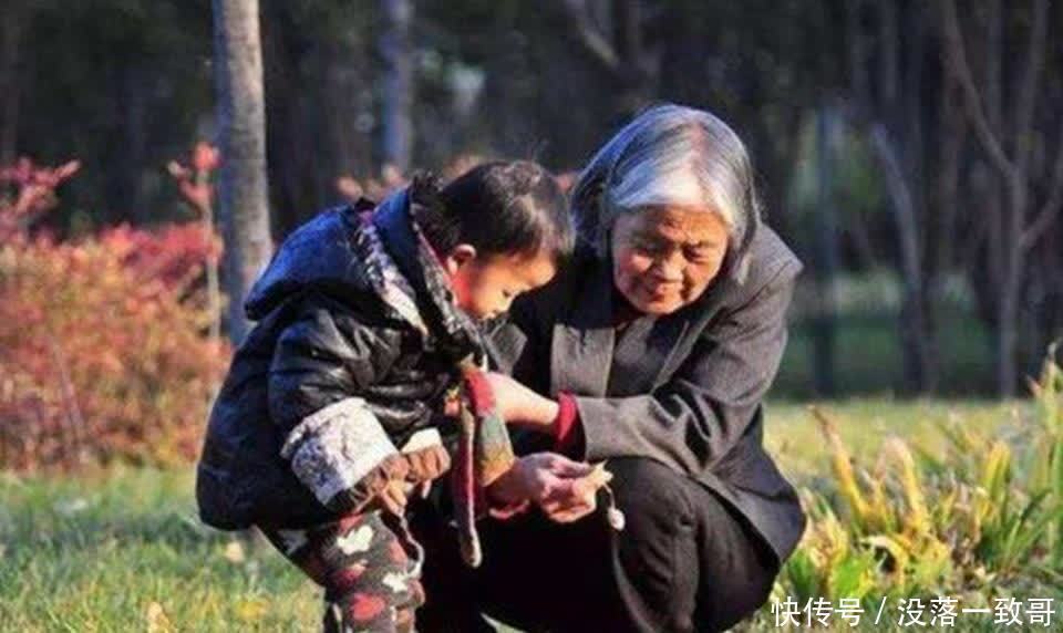 合道理|中国”好奶奶“火了,坦言”只带娃不管娃“,获20多万人点赞!