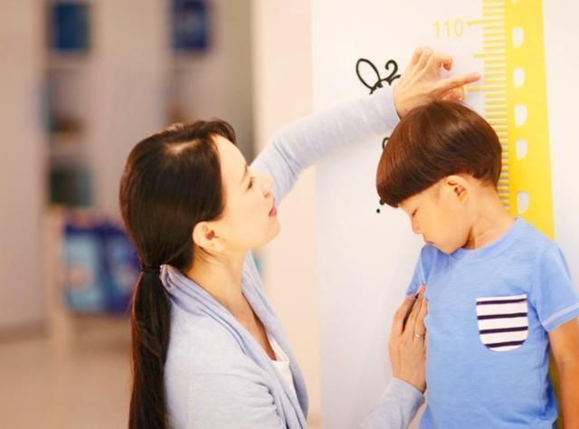 表哥|父母个子矮不要怕,抓住几个增高“黄金期”,突破基因限制不在话下