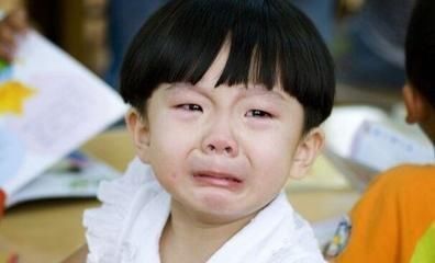 孩子又哭又闹不愿上学这4类童年情绪障碍,家长需要了解