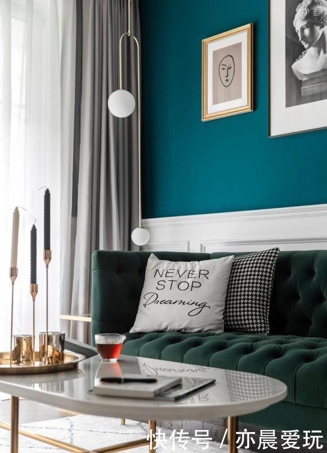 大气|现代简约风的新房,轻奢大气,入户就被客厅背景墙迷住,漂亮极了