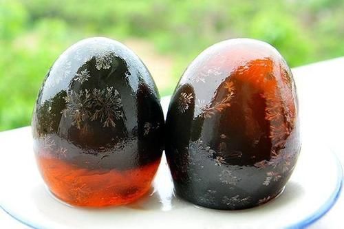  买松花蛋，要挑“黑点多”还是“黑点少”，差距挺大，以后别买错
