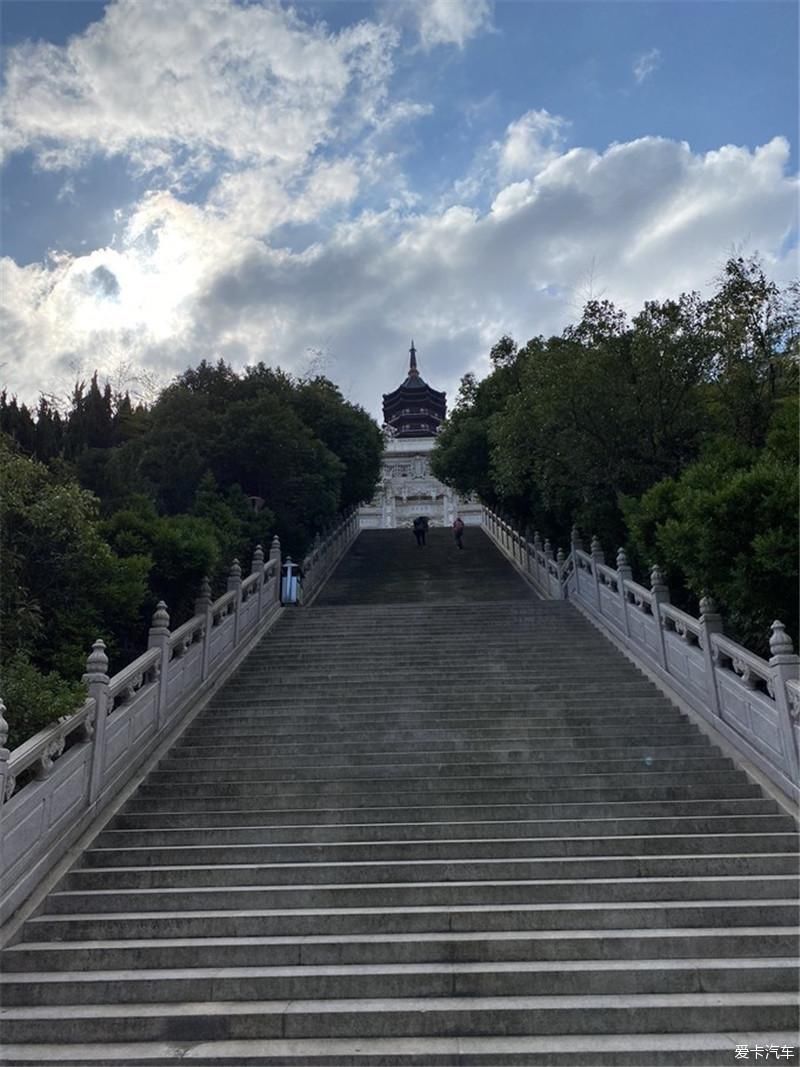 前往佛教圣地普陀山进香祈福