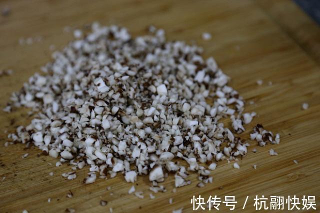 饺子馅独爱它,清热解毒,延年益寿,鲜嫩多汁,一口气能吃两盘