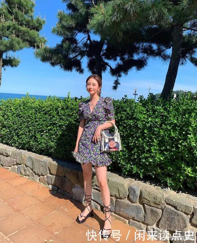 “纯欲裙”也太撩了,今夏连衣裙照着这样穿就很好看!