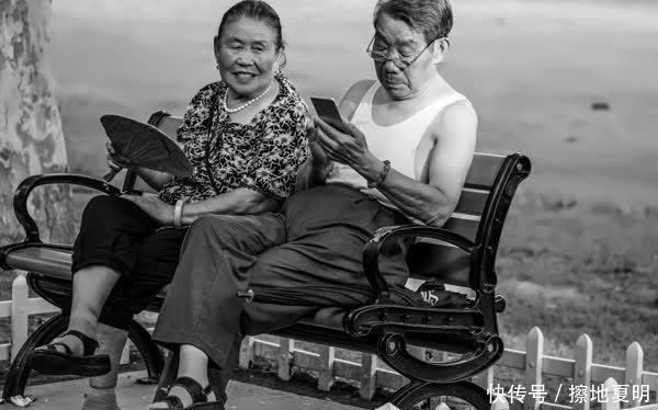 中老年人|越来越多的老人喜欢钓鱼,它的魅力何在?看完值得你我去思考