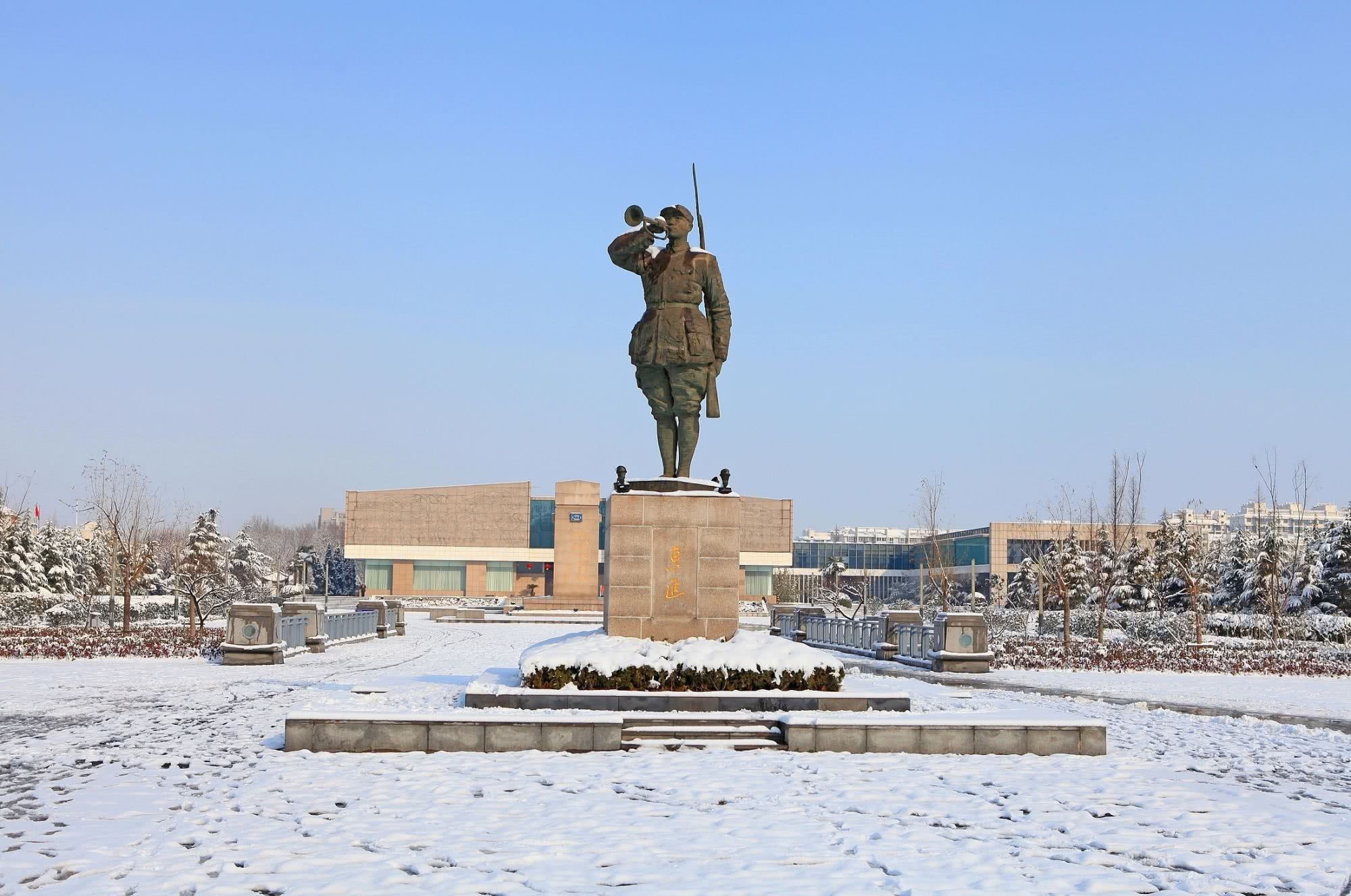 军区|解放战争全面爆发时,华中军区辖四个军区,司令员都是谁?