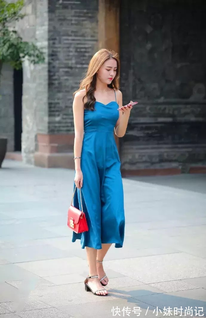 飘逸|高跟鞋搭配裙装,优雅时尚显高显腿长