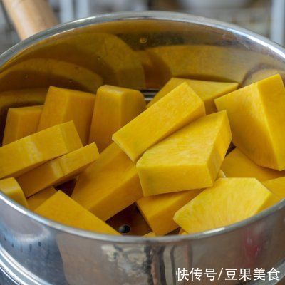 妈妈最拿手的南瓜马蹄糕,被我偷学到了