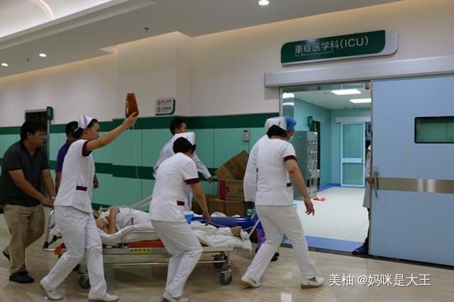 “妈妈,告诉你个秘密”,宝妈听后一脸惊吓,立刻带儿子去了医院