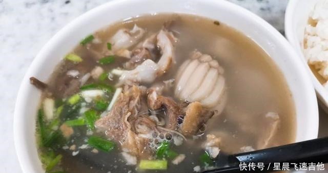 味道|合肥超高性价比店,12元一碗猪头汤,小菜和米饭一起吃,实惠