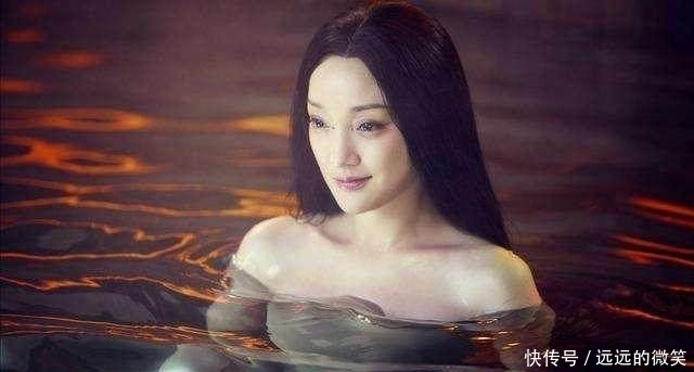 玉面狐狸和比丘美后谁更漂亮?猪八戒这个动作说明,她更美!