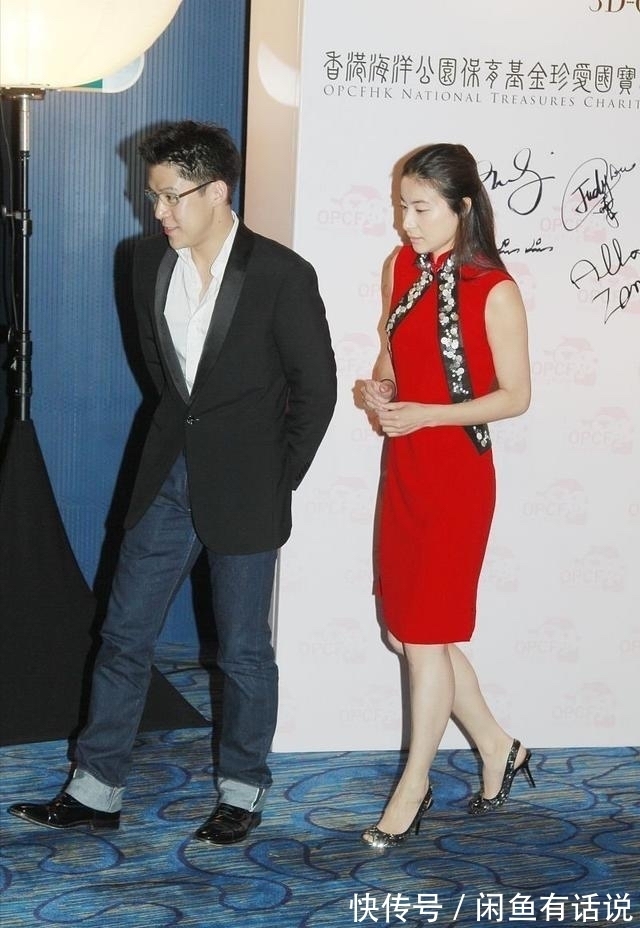 郭晶晶|郭晶晶认真打扮真惊艳，穿一身白裙优雅高级，骨子里有了贵妇气质