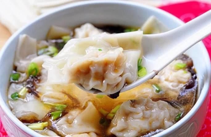 高汤|自制馄饨，汤是关键，只需4样放在一起，开水一浇，味道一点不差