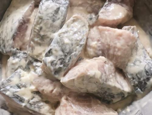 蛋液|炸鱼时，有人蘸面粉有人裹蛋液？大厨：教你正确做法，鱼肉香酥脆