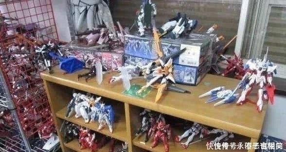 宋奶奶|亲戚手办被孙子弄坏,奶奶一堆破塑料而已听完价格后不吭声了