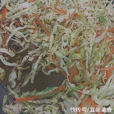 大厨不会告诉你的不放油的_麻辣包菜丝小窍门