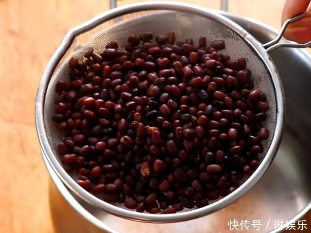搅拌均匀|家里有红豆的可以试试新做法,细腻香甜,Q弹有韧劲,小孩超爱吃