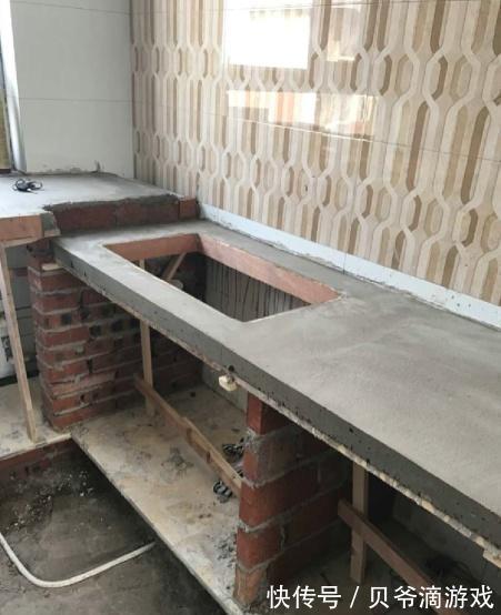 嵌入式|现在还有人砖砌橱柜?老土公婆非要弄,没想到装修完效果还不错