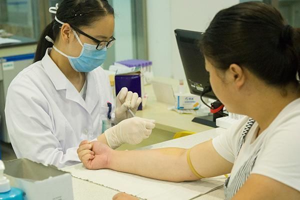 冯女士|甘油三酯高达8.1，三个月降到1.25，这位51岁大姐是怎么做到的？