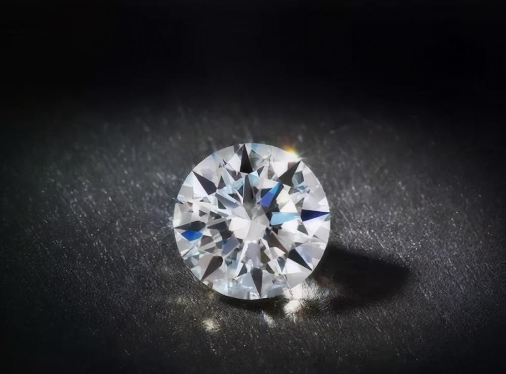 黄金|产量大就不值钱吗？买钻石，还是买黄金？