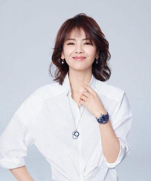 小编建议 女人手表戴左手好,还是右手好别再戴错被人笑话,多了解不吃亏