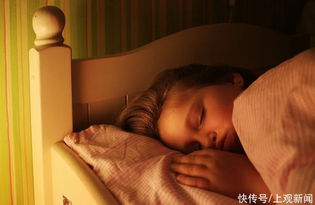 睡眠时长|2021年儿童睡眠时间表被疯传！你家孩子，睡对了没？