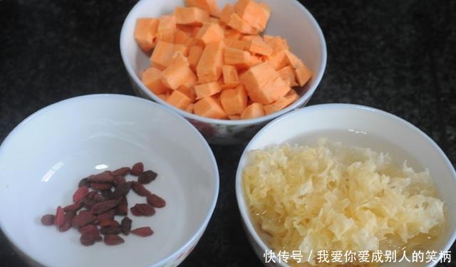 红薯和“它”一起煮,女性常喝淡化斑点,脸色红润,不化妆也漂亮