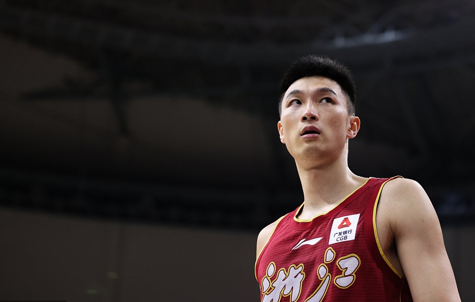 搶斷|朱旭航全場貢獻(xiàn)12分2籃板2助攻1搶斷