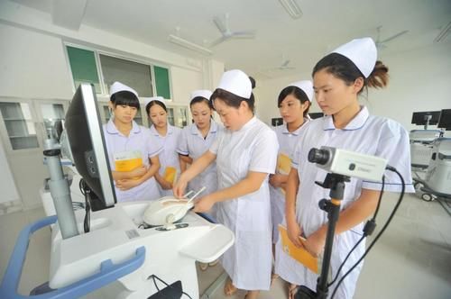 女生学什么专业合适，千万不要随意选择，不然追悔莫及！