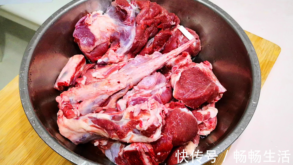 肉质|买羊肉,肉贩告诉你“3吃3不吃”,商家不敢忽悠你,肉质新鲜好吃