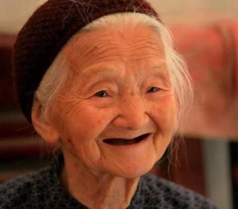 长寿|“增加”寿命的3个行为,喝水第二,走路第三,第一多数人做不到