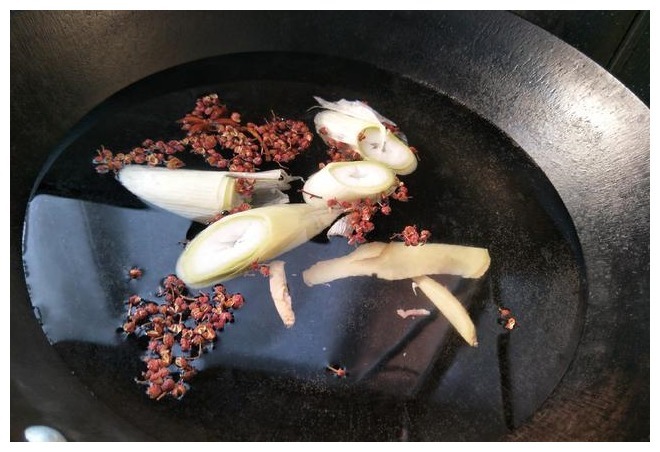 水煮虾,用最简单的方法烹饪,味道鲜美好吃