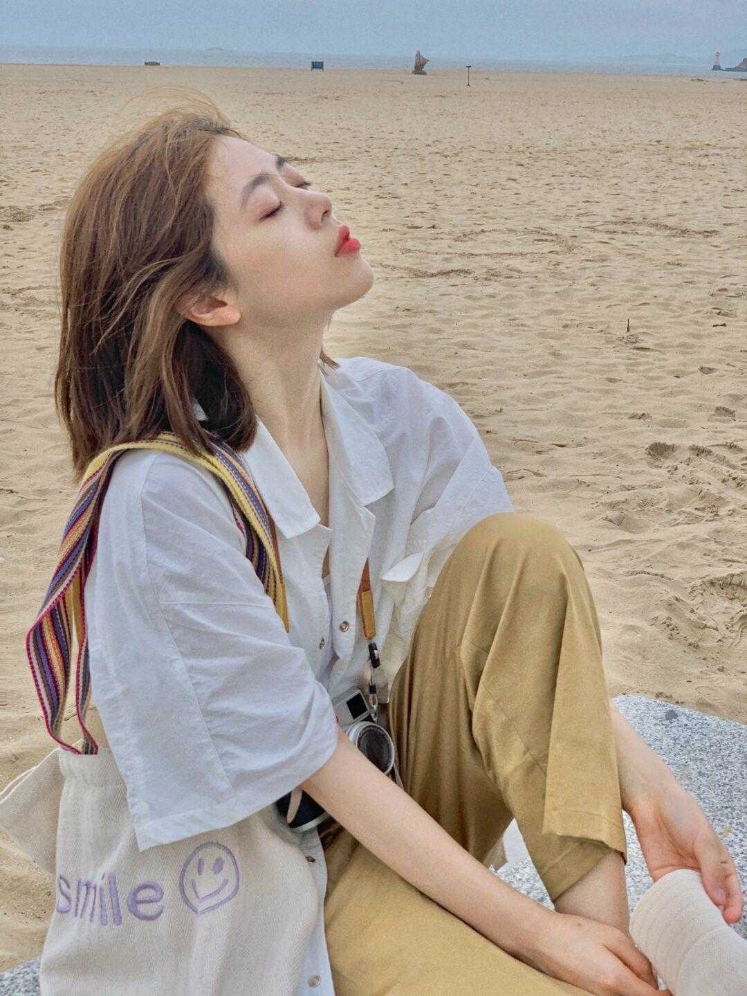 衬衫搭配|夏季,衬衫搭配半身裙温柔优雅,这样穿尽显青春活力,漂亮大气