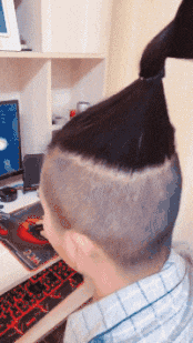 |搞笑GIF：这才是真坑！人没事吧！